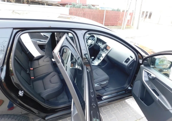Volvo XC 60 cena 69980 przebieg: 183000, rok produkcji 2017 z Gozdnica małe 352